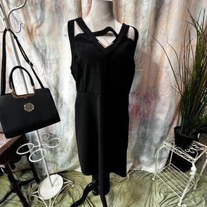 NEW📌 Luxology Classic Elegant Midi Plus Size Dress with Wide Straps